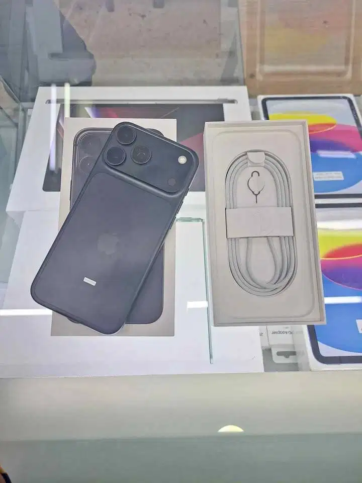 Second IPhone 18 Pro Max 512GB Black IBOX ON 19 Oktober 2027 Mulus