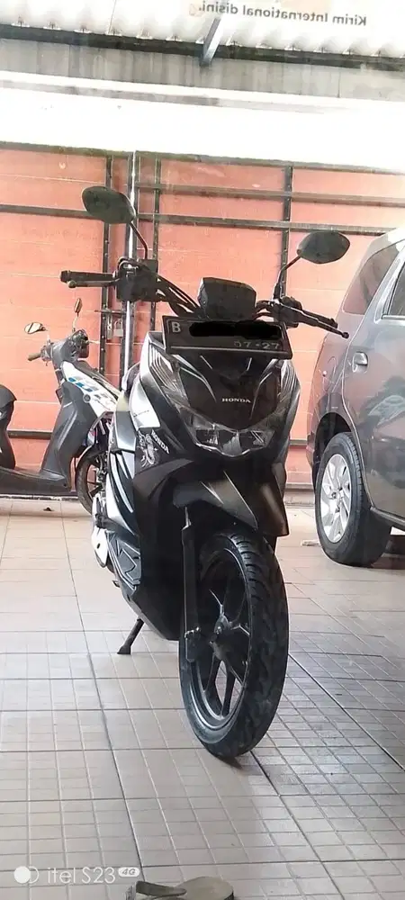 Dijual Cepat Honda Beat Street 2022 Nego