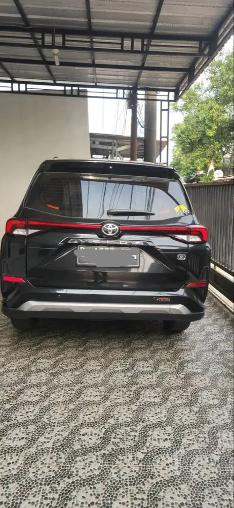 Toyota Veloz Q TSS 2022 AT Hitam