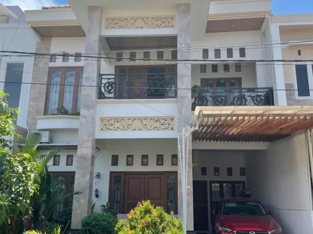 Dijual Rumah di Bukit Khatulistiwa 2 Lantai - Semi Furnish