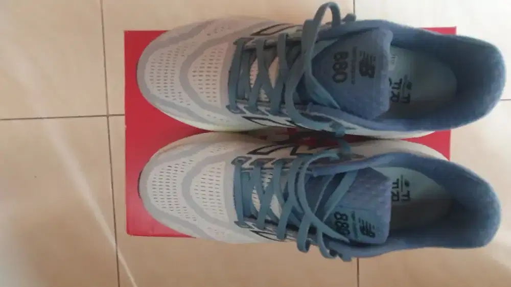Sepatu Running New Balance EU 41.5