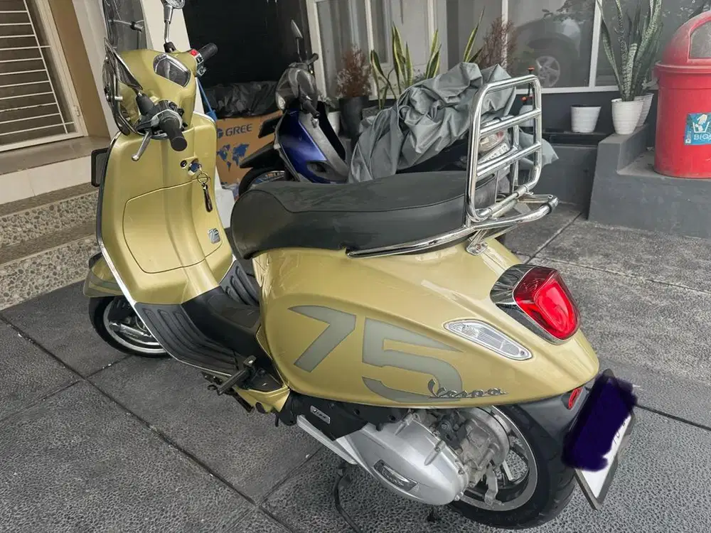 Vespa Primavera 75 Anniversary