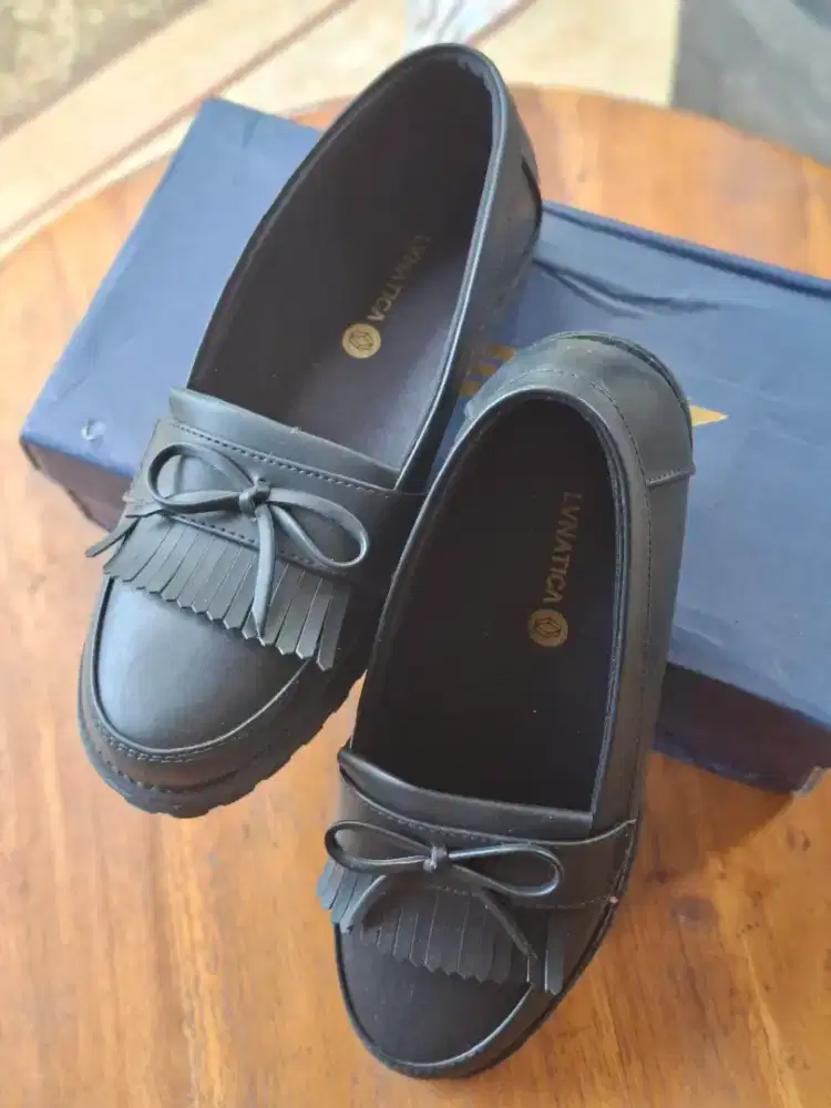 Sepatu Pantofel Lunatica Size 38 – Belum Pernah Dipakai