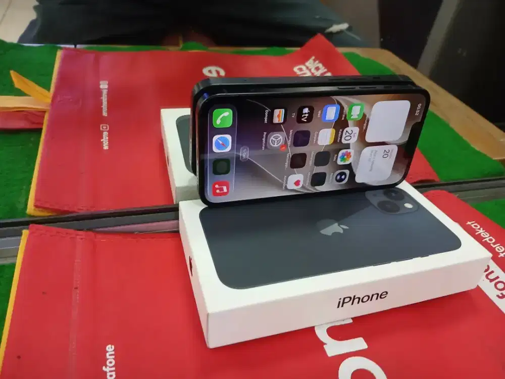Iphone 13 128 gb ibox mulus no minus lengkap