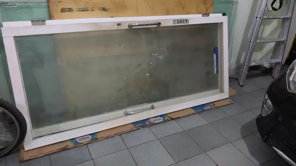 Pintu kaca cocok untuk kantor dan rumah