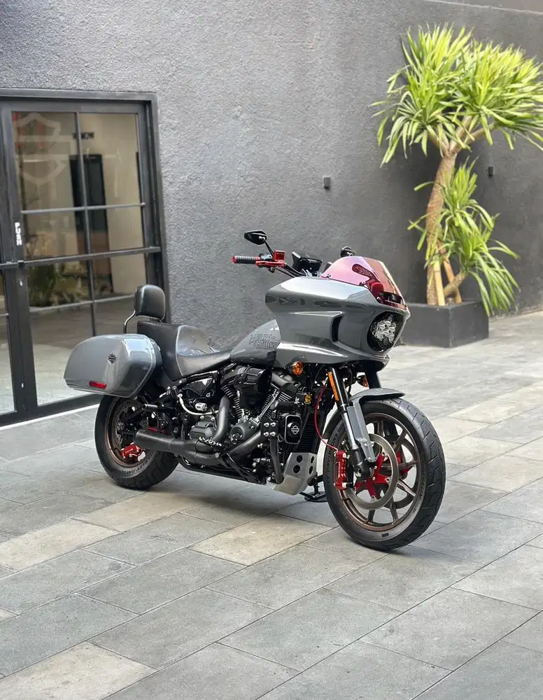 FXLRST LOW RIDER ST FULL PAPER FULL ACC HEDON LIKE NEW