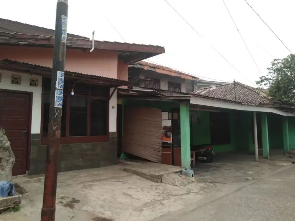 DIJUAL RUMAH BONUS KONTRAKAN JALAN NATUNA KAPTEN A RIVAI PALEMBANG