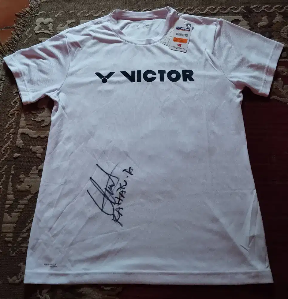 JERSEY ORIGINAL BWF BULU TANGKIS VICTOR TANDA TANGAN APRIYANI LANGSUNG
