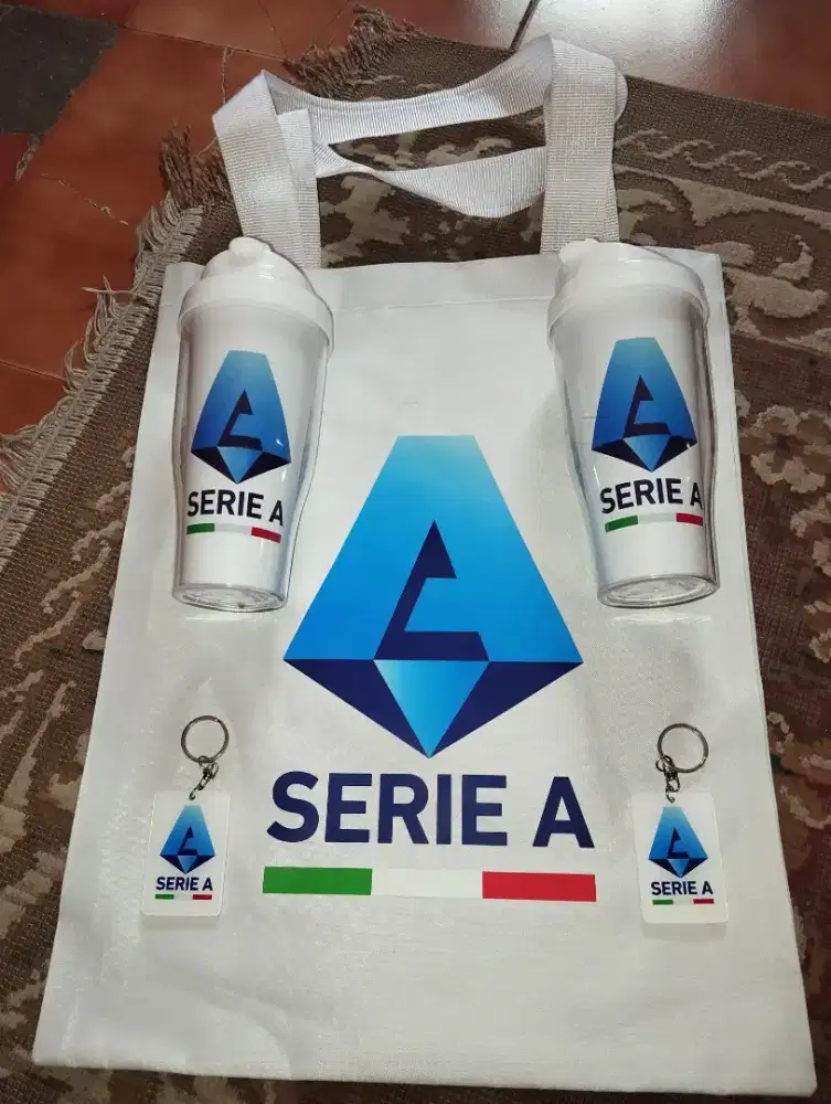 SET MERCHANDISE SERIE A LIGA ITALI BARU, BAGUS & OFFICIAL PRODUK