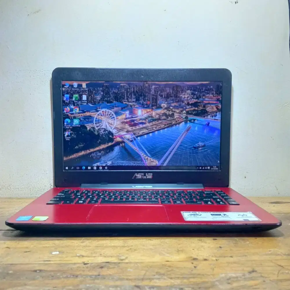 Laptop desain Asus core i5-5200U Ram 8 GB HDD 500 GB Dual VGA