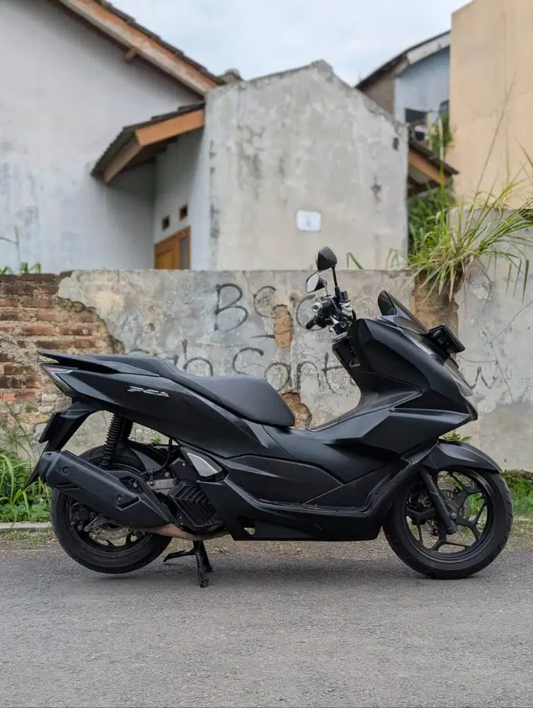 Dijual motor honda pcx 160 tahun 2021