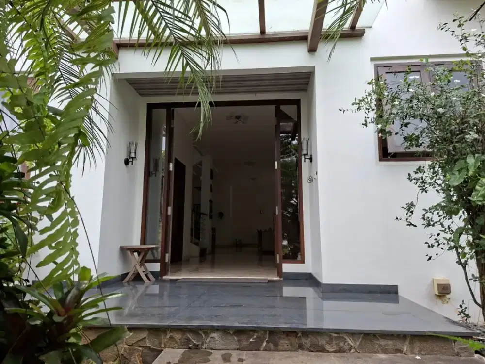 Rumah Hook Delatinos BSD, Basement dan View Taman Asri