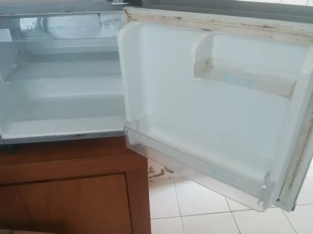BU Kulkas mini Thosiba glacio