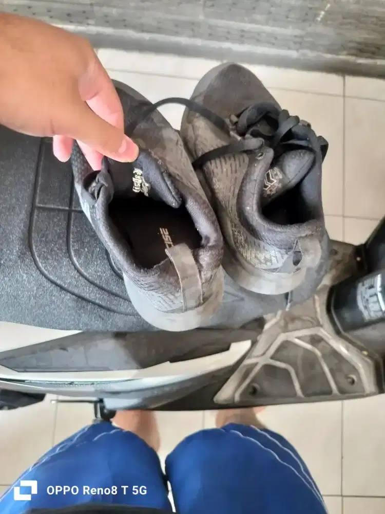 Sepatu bekas anak merek pricse