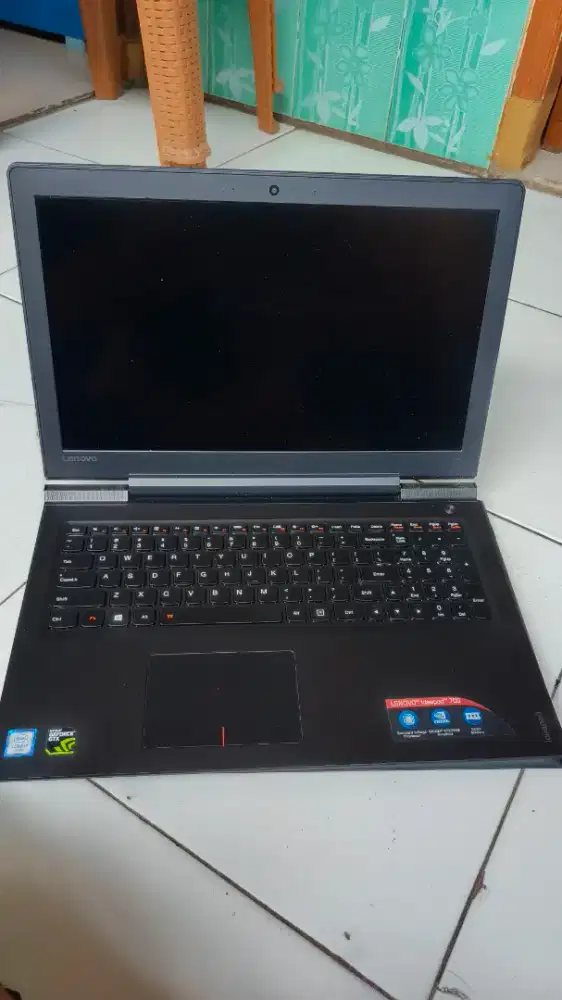 Laptop Lenovo Ideapad 700 Matot