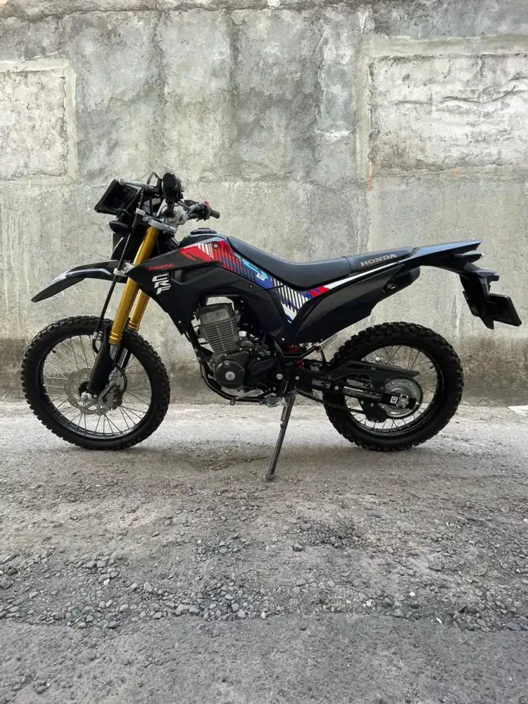 Crf 150 2025 dp 10 jt  bintang dewata motor