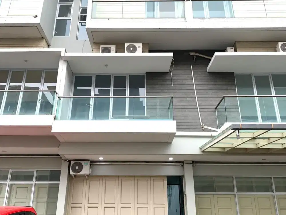 Jual/ Sewa Ruko 3 Lantai Siap Huni, Semi Furnished, Lokasi Strategis di Setrasari