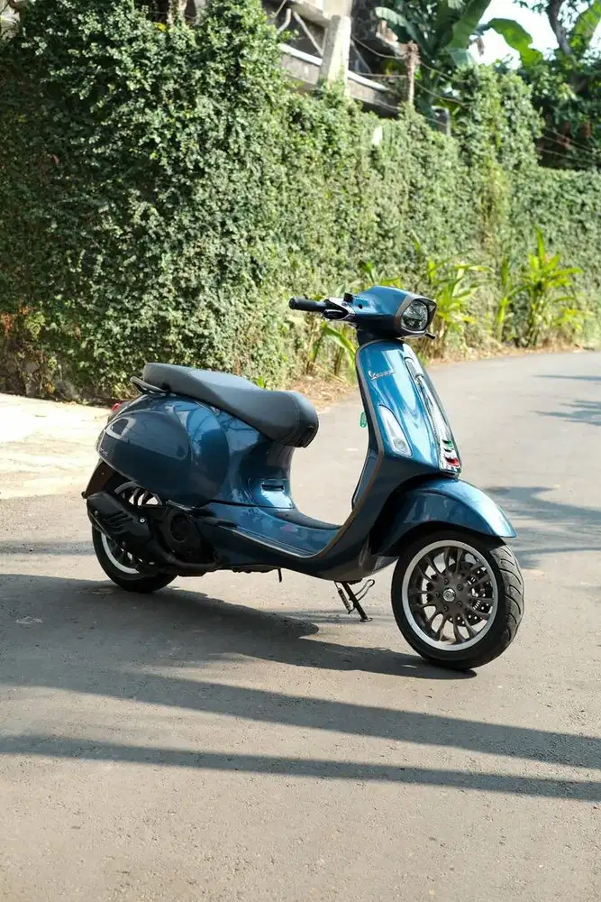 Vespa sprint aniv 10th 2021