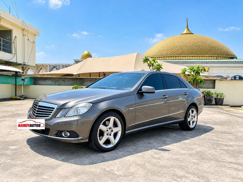 Mercedes Benz E250 CGI Tahun 2011 Abu-abu Metalik