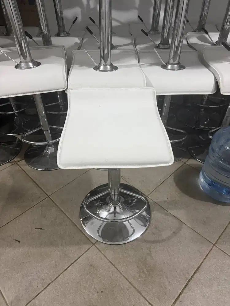 Kursi Bar Stool Hidrolik Putar Chrome Putih Second, Stok 60 pcs