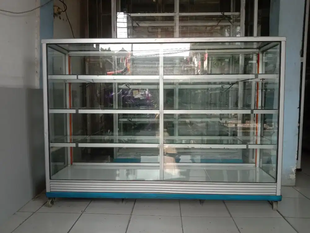 Kaca etalase second