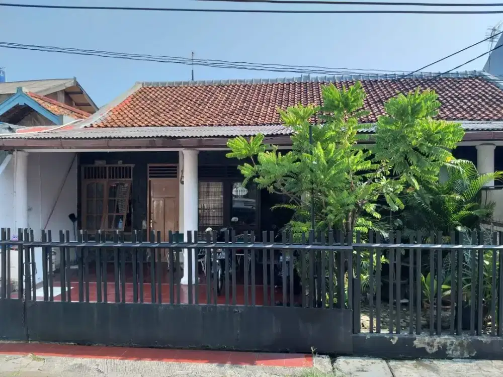 Rumah Dekat MRT Blok A 600 Meter, SHM dan Tanah Luas