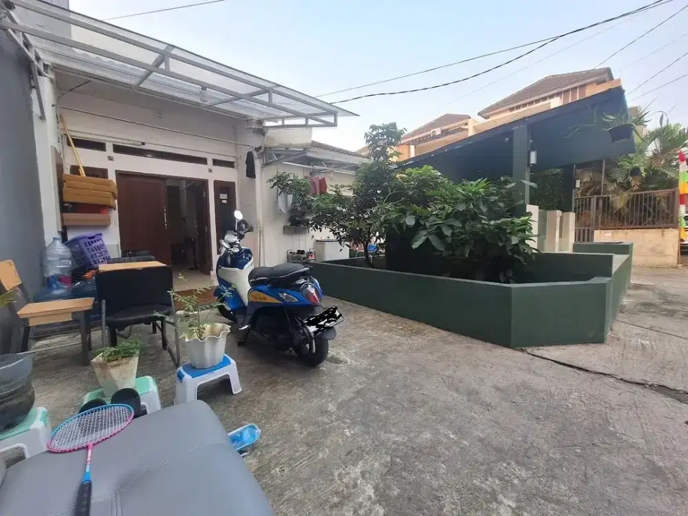Rumah Cipondoh Renovasi, Semi Furnish dan Parkir Lega