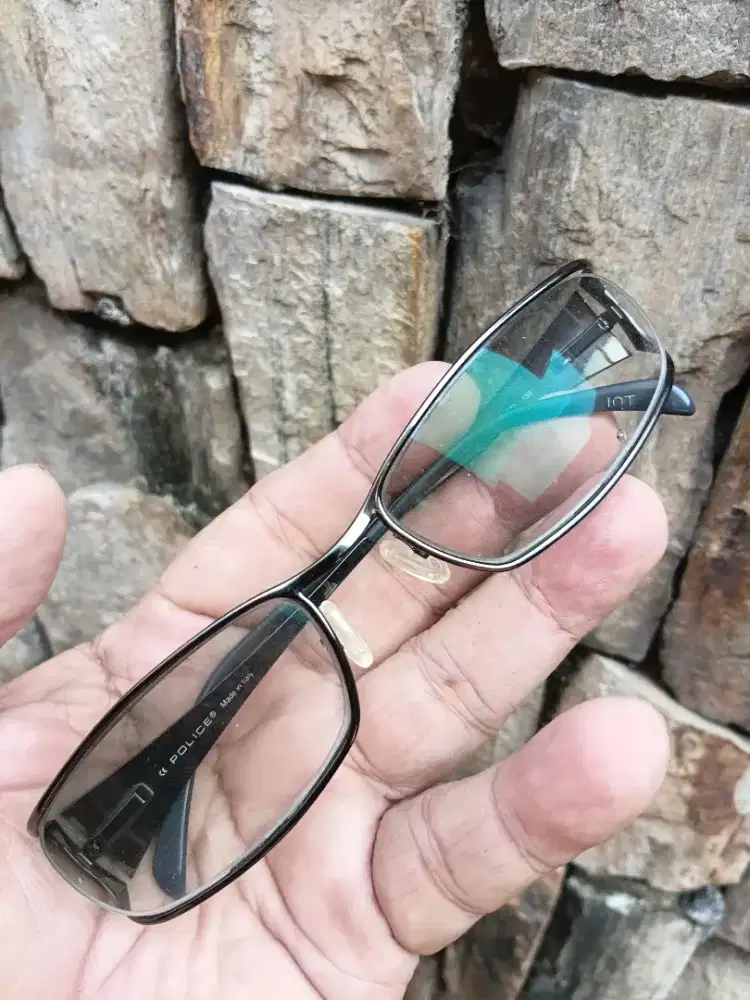 Kacamata baca merk Police made in italy orisinil mulus