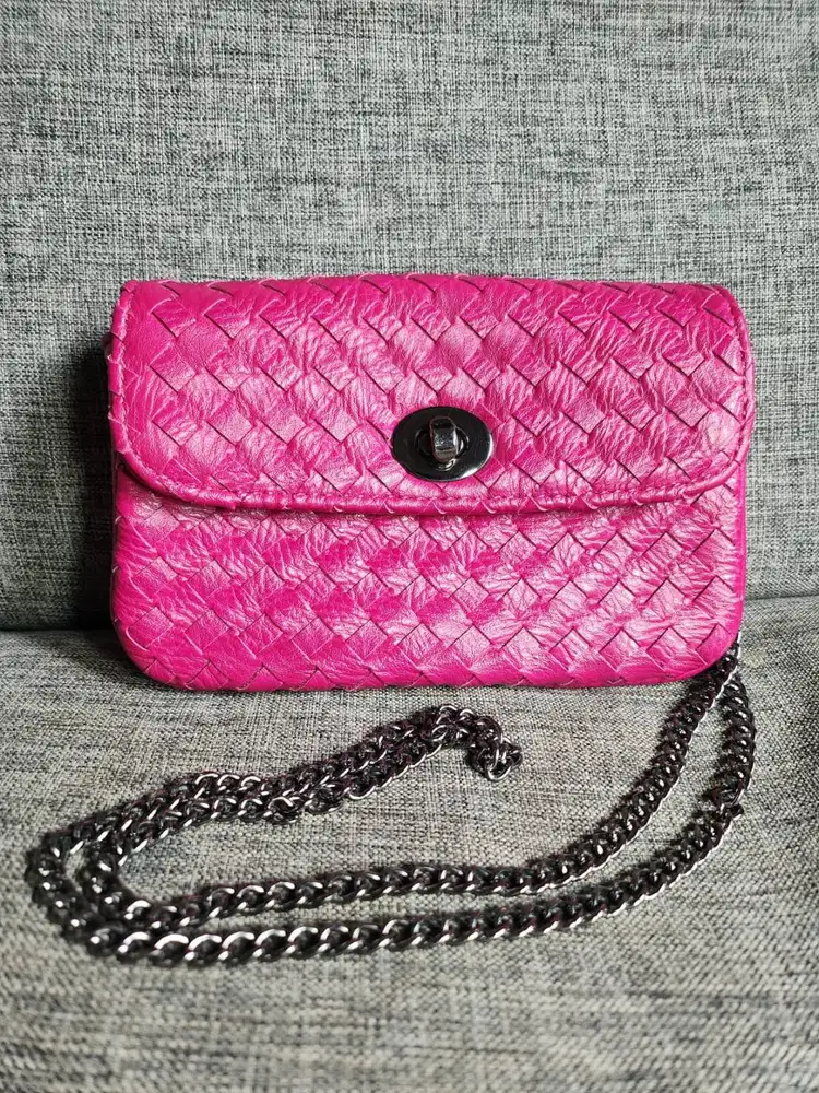 CNK Sling Bag Fuschia