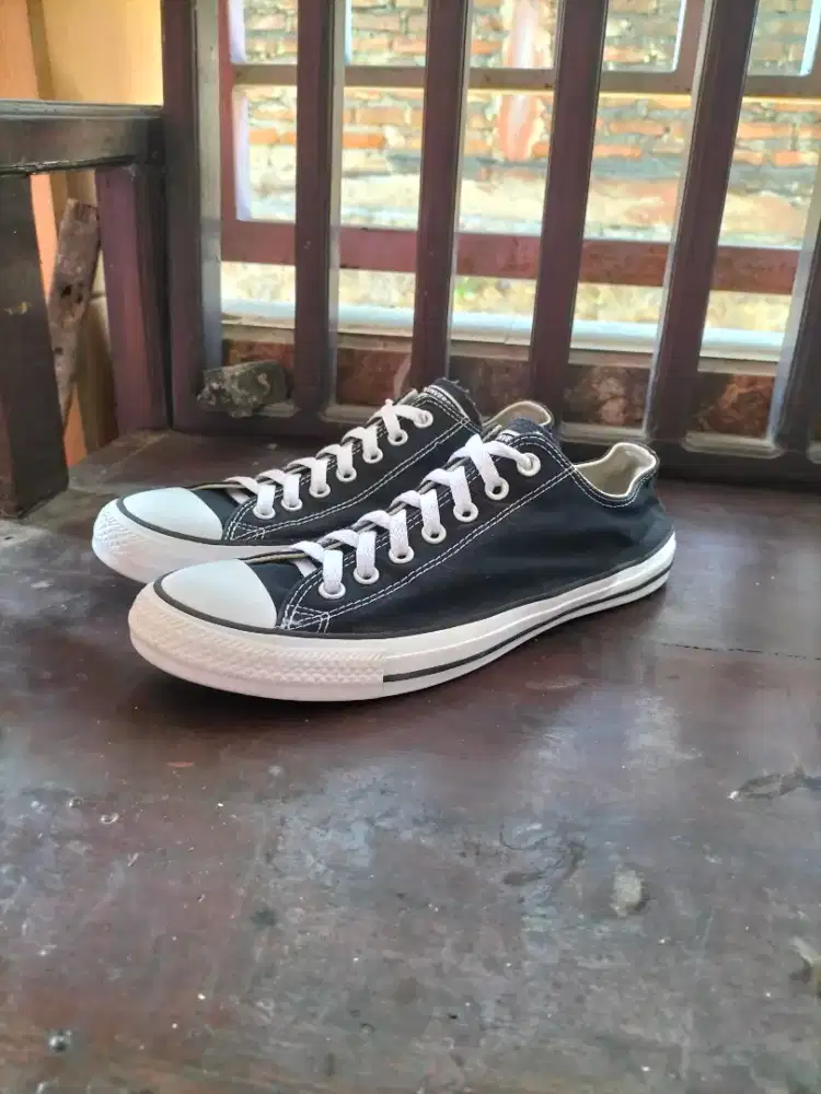 Sepatu Converse uk.43