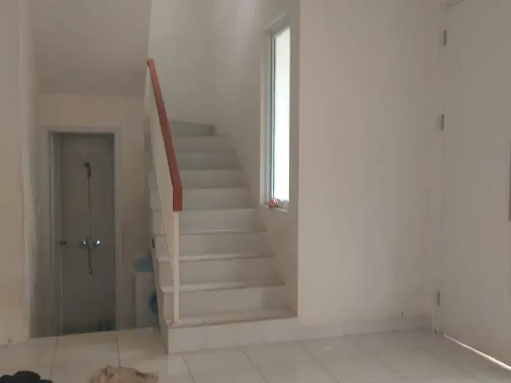 Disewakan Rumah 2 Lantai