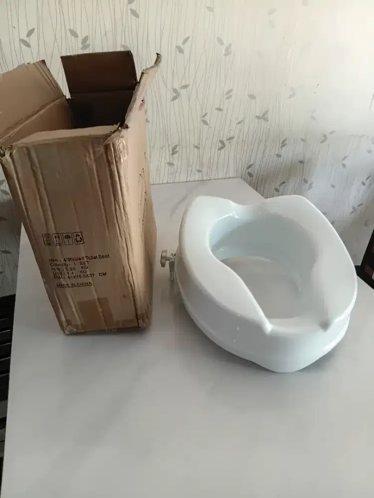 Penambah Tinggi Dudukan Toilet