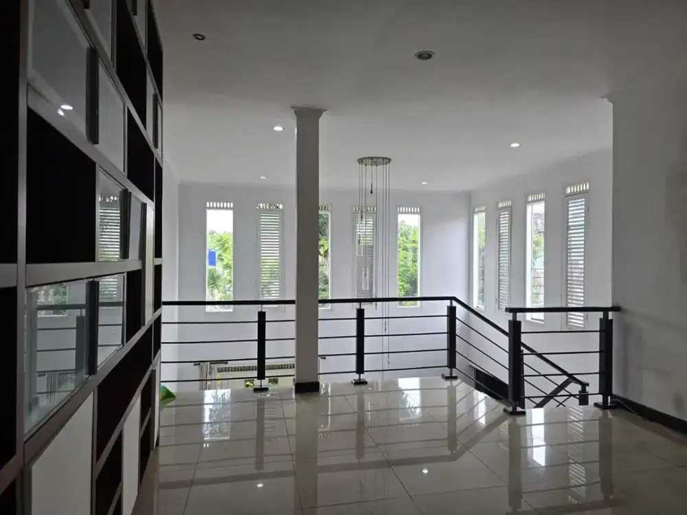 Disewakan Rumah Siap huni jalan raya Cigadung Raya Dago Kota bandung