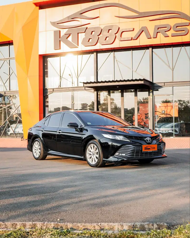 Toyota Camry 2.5 V 2020 hitam matic