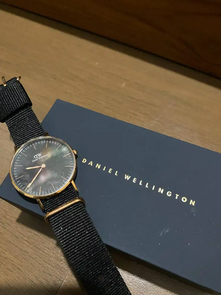 DW Classic Black Cornwall Rose Gold