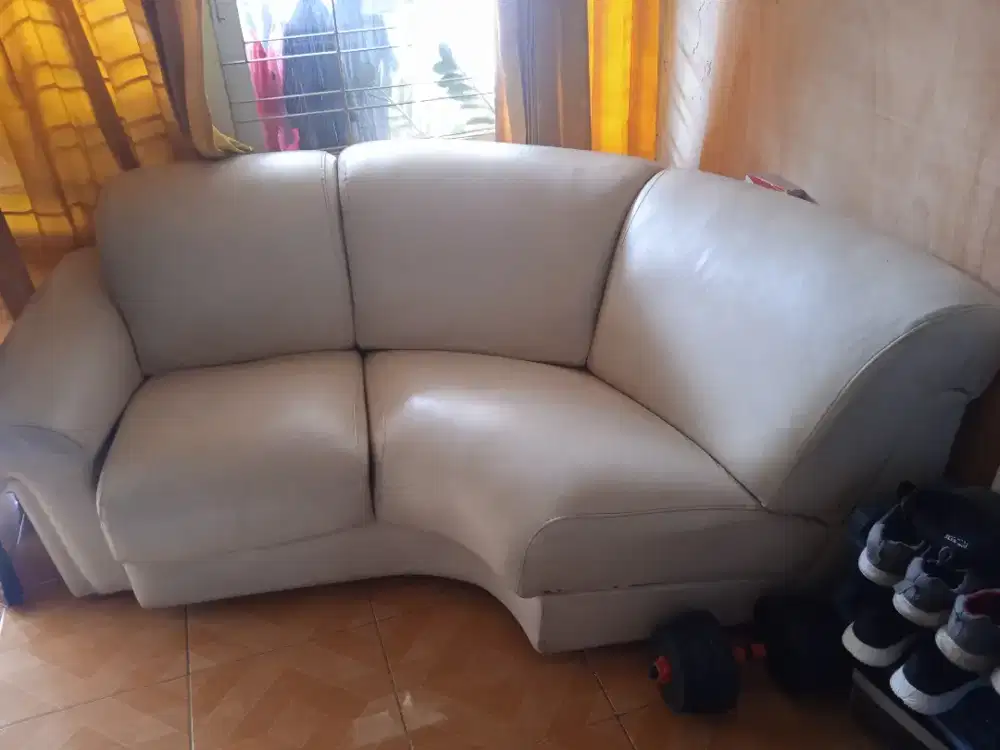 Sofa mewah bentuk L