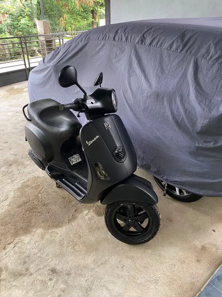 Vespa Lx 125 - 2011 - Hitam . Murmer
