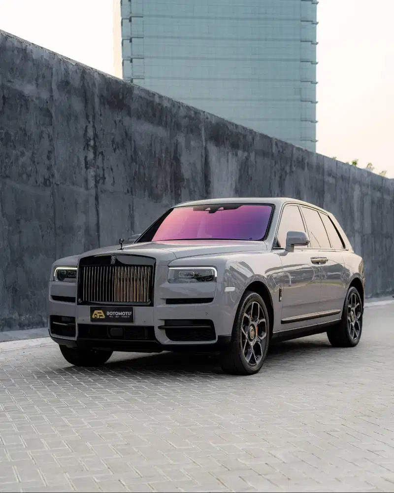Rolls-Royce Black Badge Cullinan Series I Tempest Grey 2023