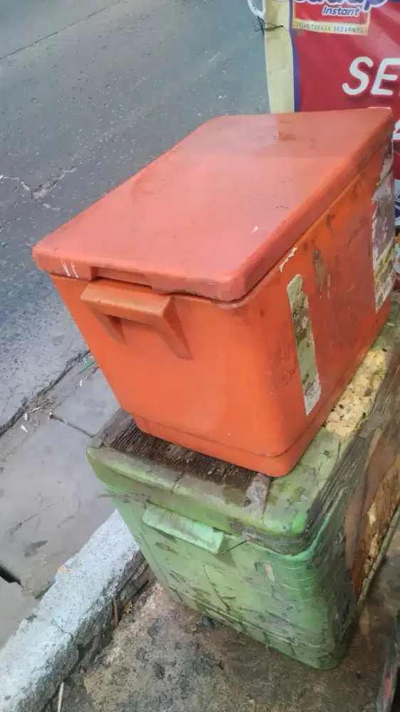 Box es  Teh  Sosro.w.kuning
