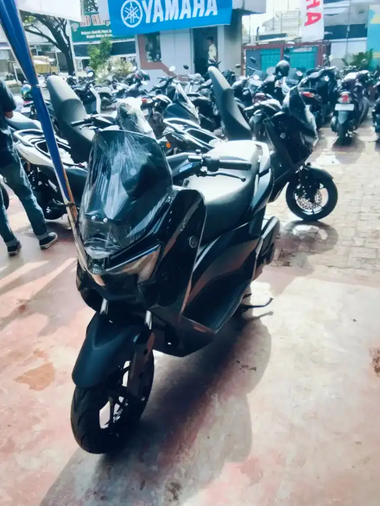 NMAX NEO (Black)