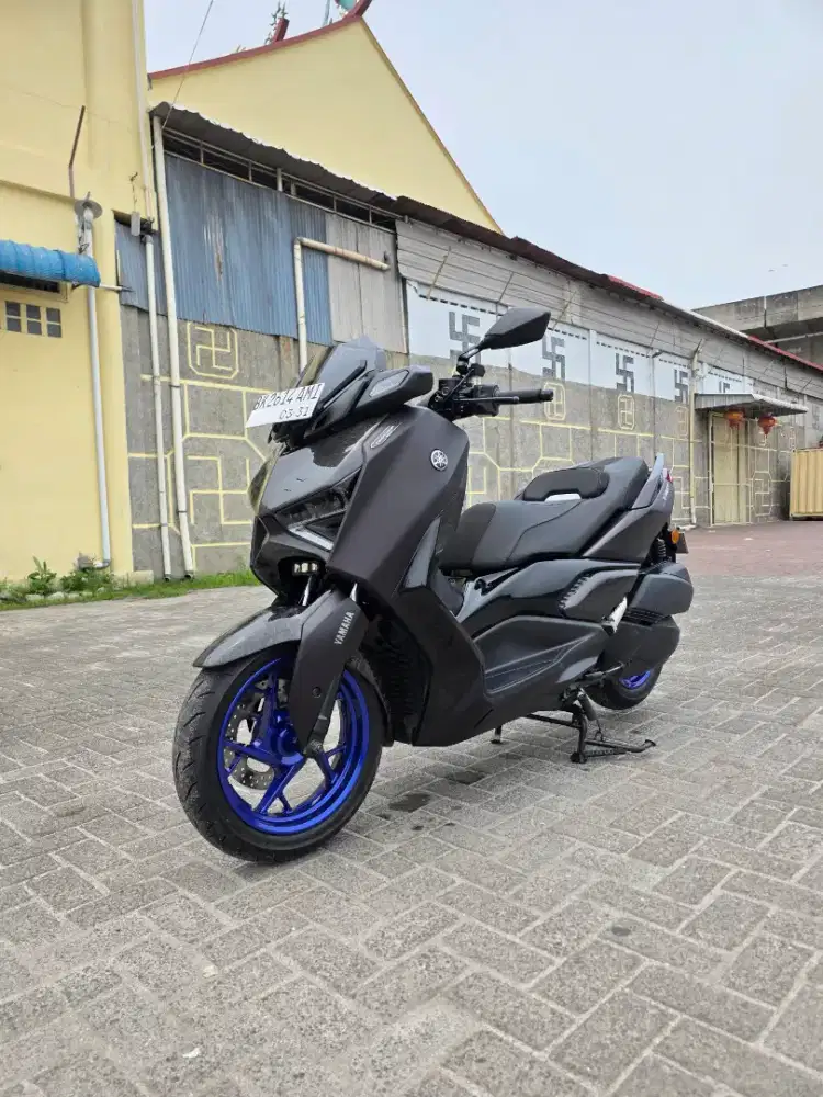 Yamaha Xmax Techmax Hitam 2024