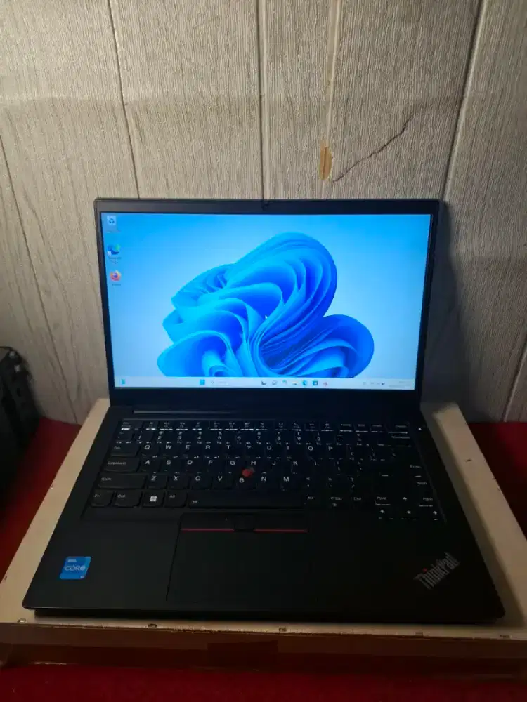 Lenovo Thinkpad E14 Gen 2 Core i3 Generasi 11 3.0 ghz