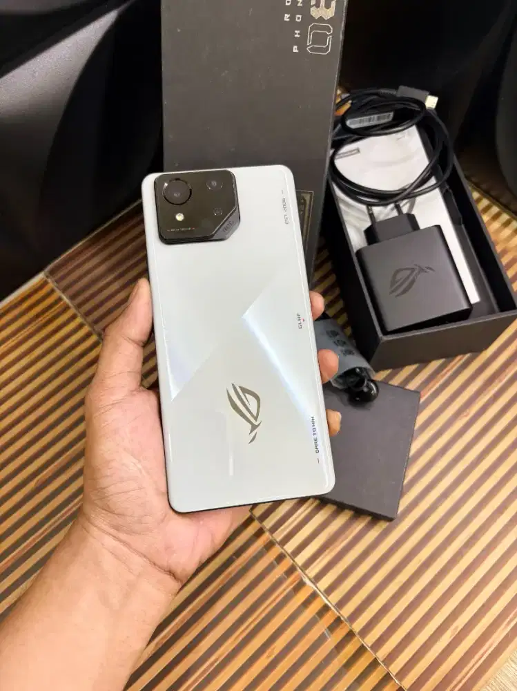 Rog Phone 8 12/256GB fulset