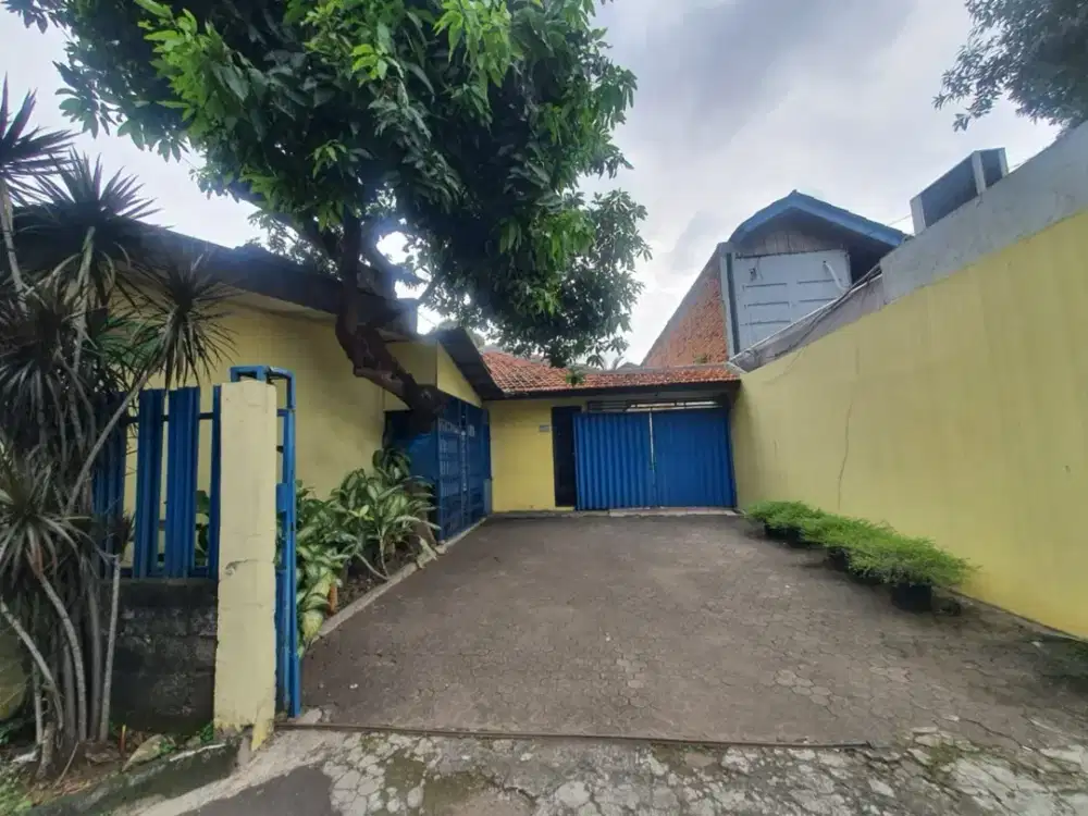 Rumah 2 Lantai Tanah Luas Dekat Stasiun KRL Tanjung Barat