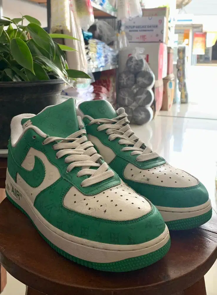 Preloved Sepatu Olahraga