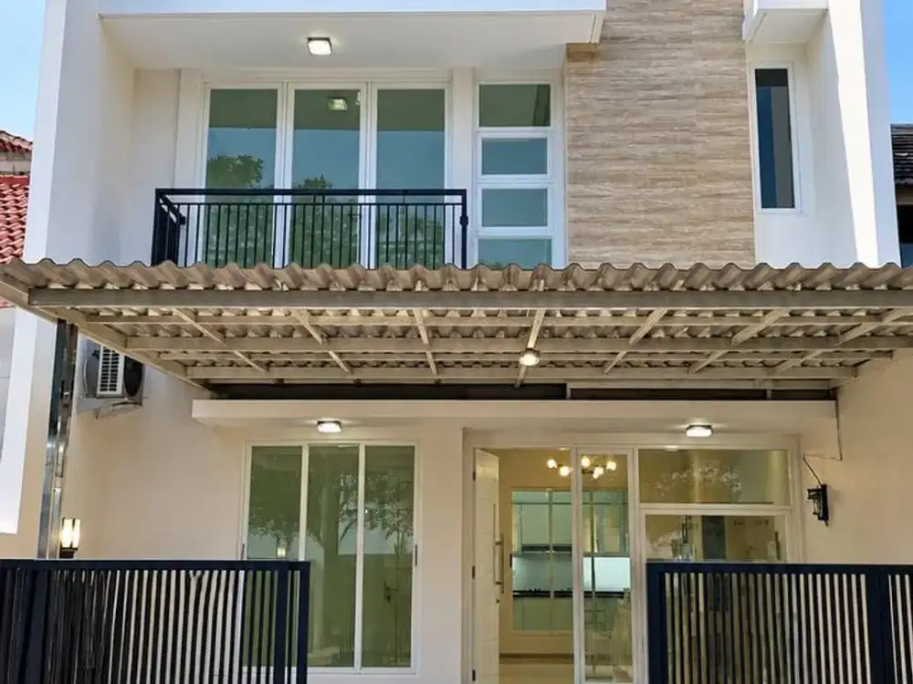 rumah baru gress 2 lantai, di cluster Griya Asri, Pakuwon City SHM dan IMB Baru Hadap Selatan