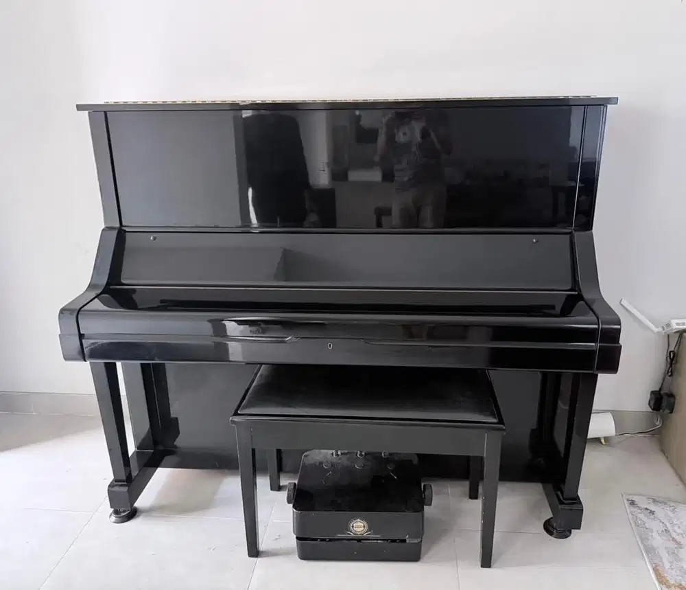DIJUAL PIANO YAMAHA TYPE UX MULUS TERAWAT