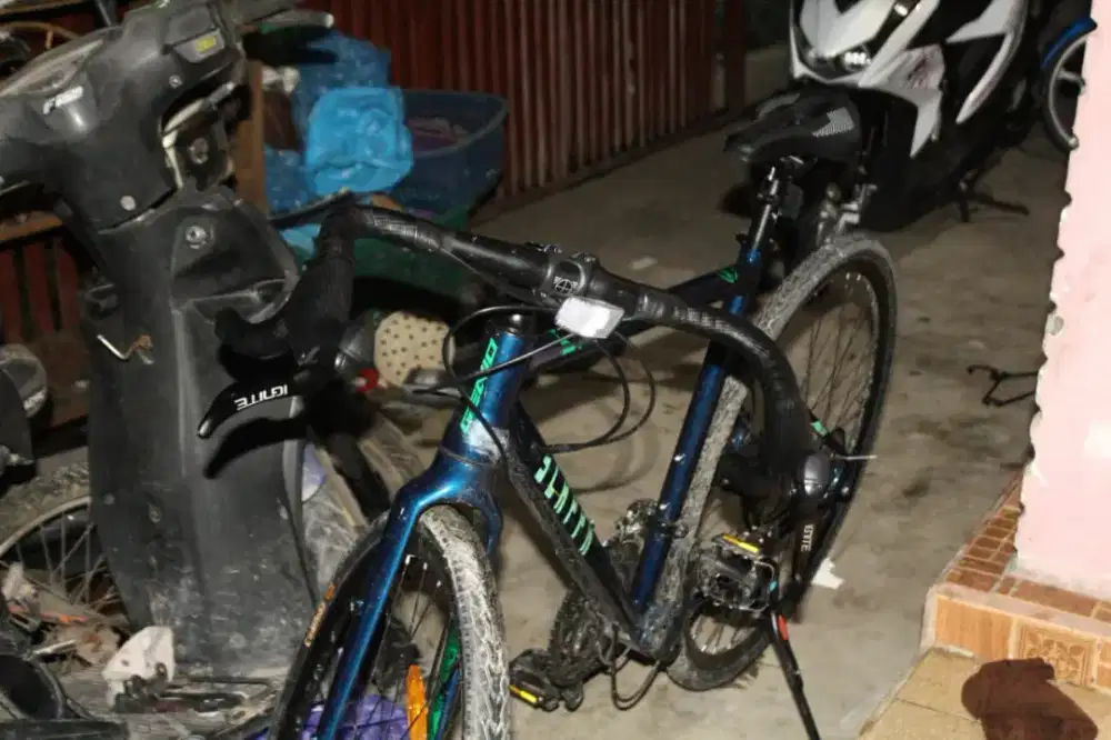 Sepeda gravel genio scappa gx