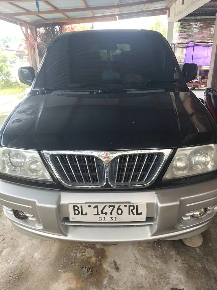 DIJUAL MITSUBISHI KUDA GRANDIA 2003 BENSIN
