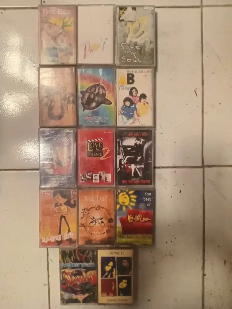 Kaset pita lagu barat, indonesia, mandarin